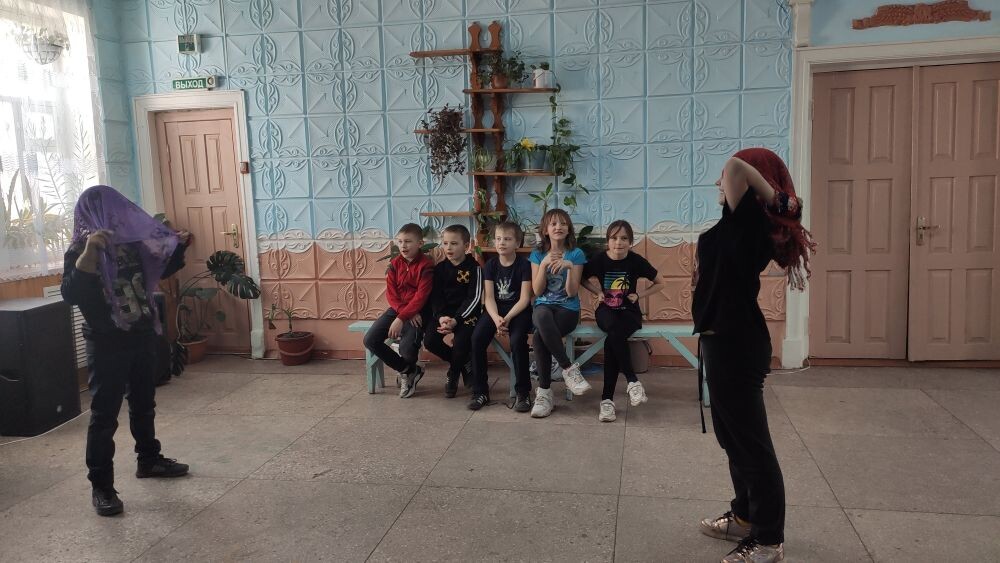 «Да здравствует улыбка и смех».